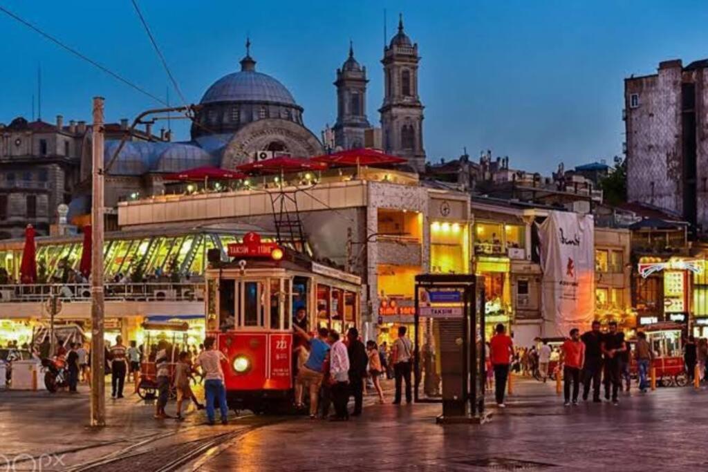 Taksim Meydana Komsu Cihangir De Genis 1+1 Appartamento